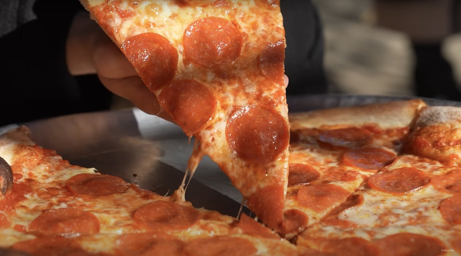 Où trouver la meilleure pizza aux États-Unis ?  Cette vidéo tente de le trouver